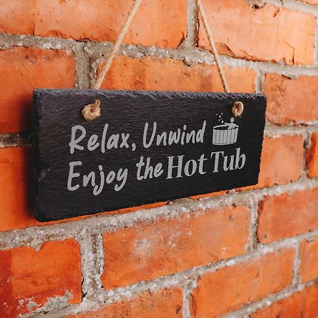 Cottage With Hot Tub - Near Cheltenham And Tewkesbury 外观 照片