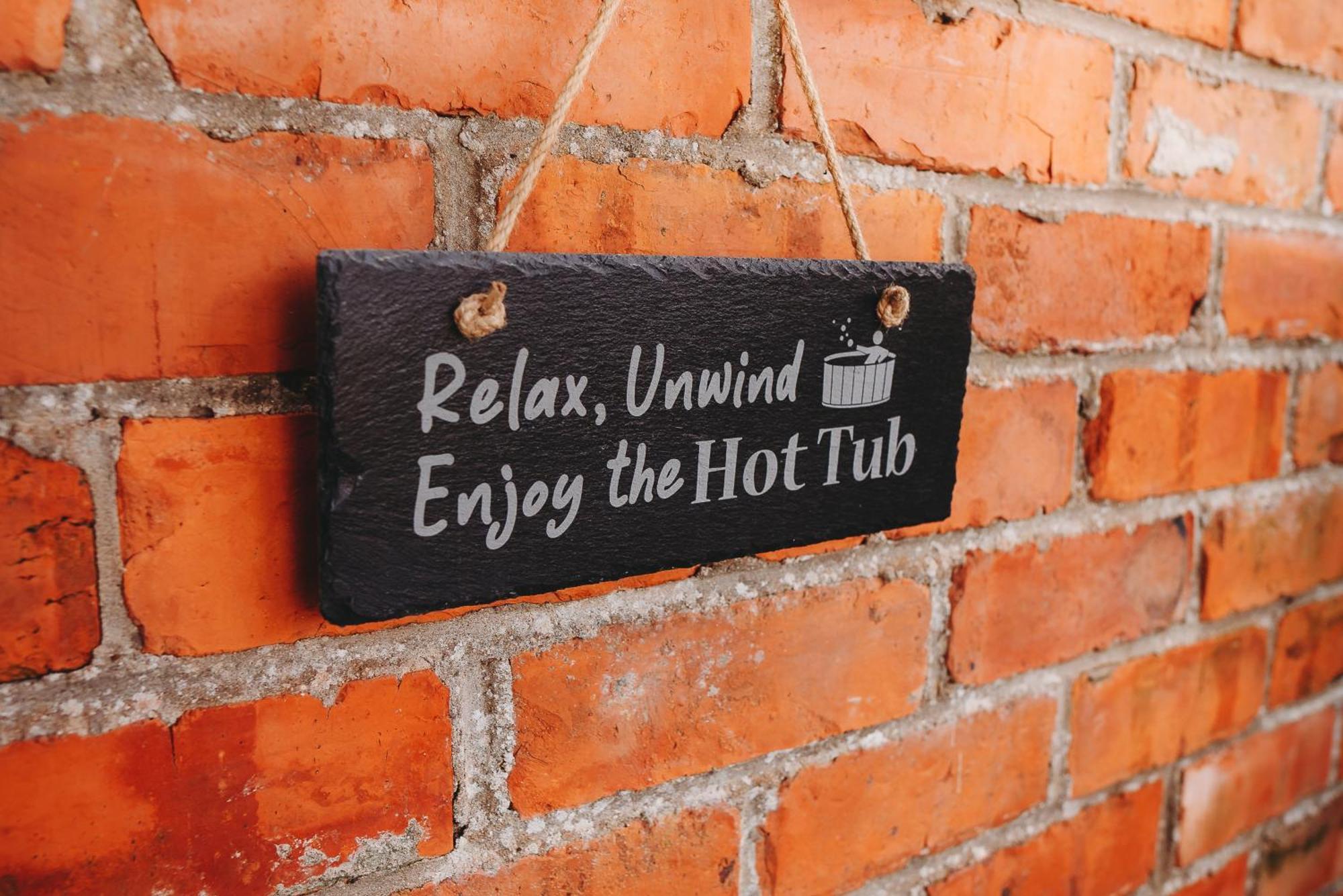 Cottage With Hot Tub - Near Cheltenham And Tewkesbury 外观 照片