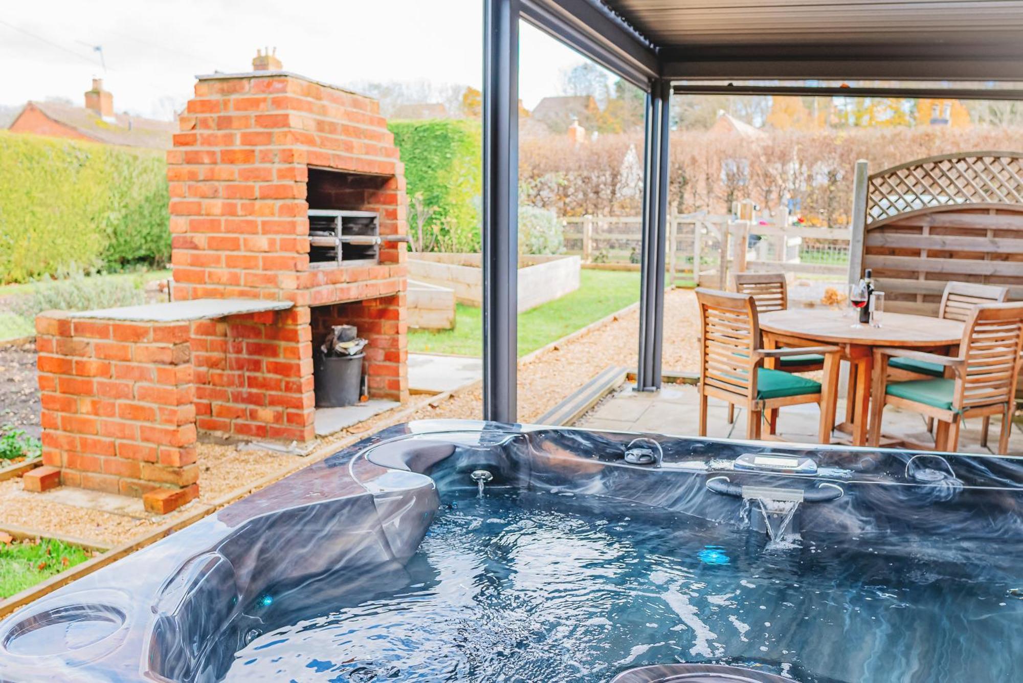 Cottage With Hot Tub - Near Cheltenham And Tewkesbury 外观 照片